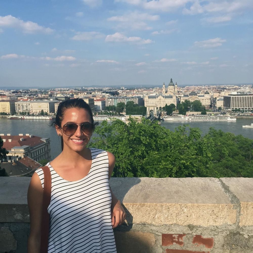 Meet your Posher, Adriana